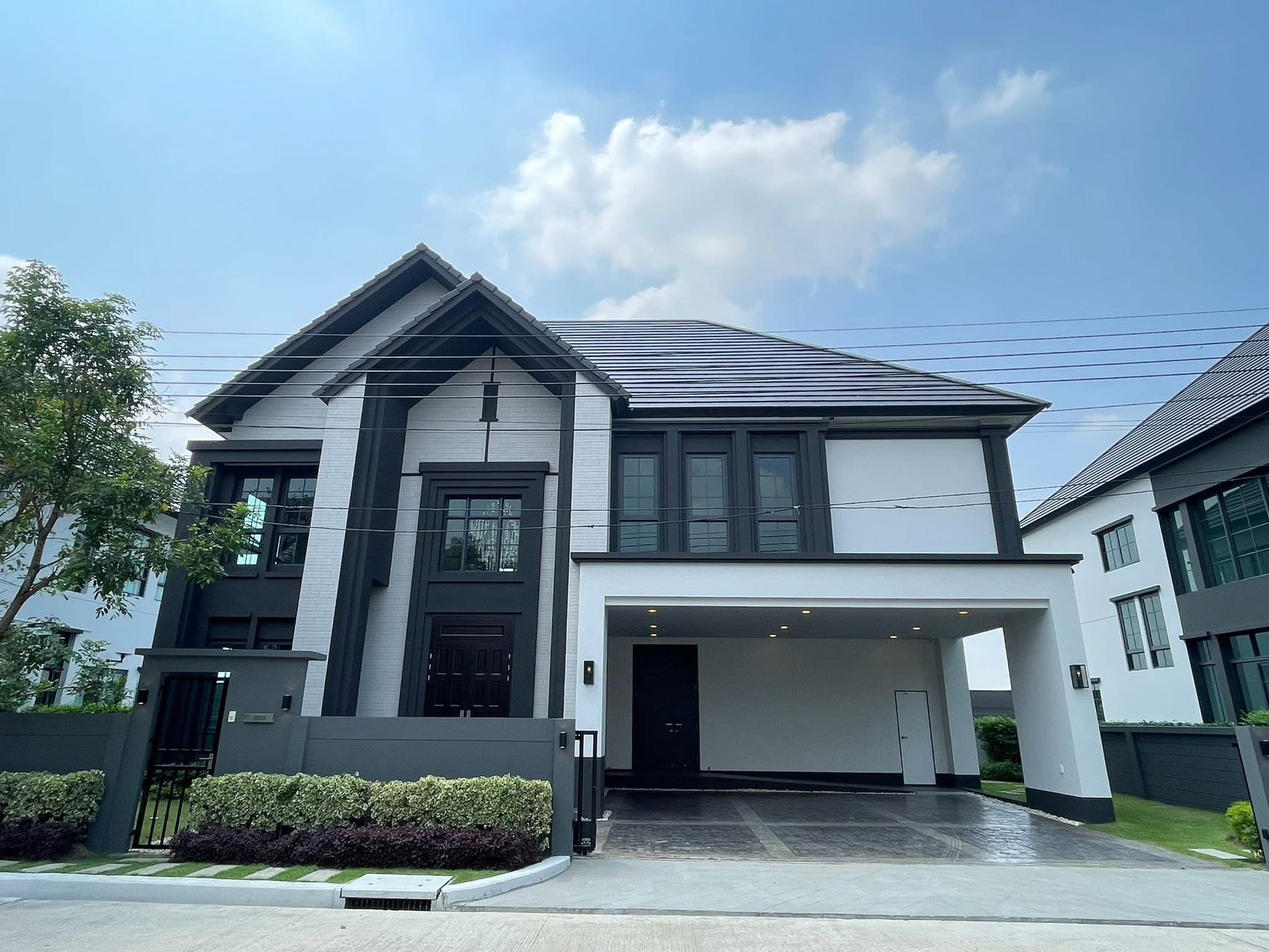 曼谷หมู่บ้าน the city รามอินทรา-วงแหวน  4+1房独栋别墅出租 